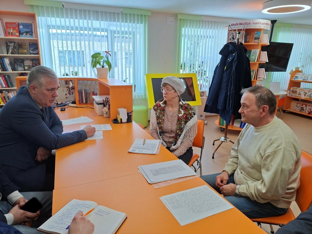 Григорий Житенев рассмотрел вопросы развития инфраструктуры в Котельничском районе.