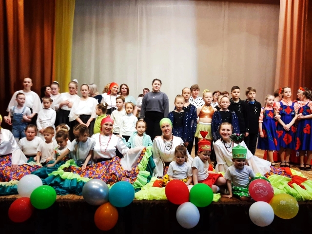 6 и 13 апреля в Юрьянском районе прошел конкурс хореографических и танцевальных коллективов «Шире круг» ставший уже традиционным.