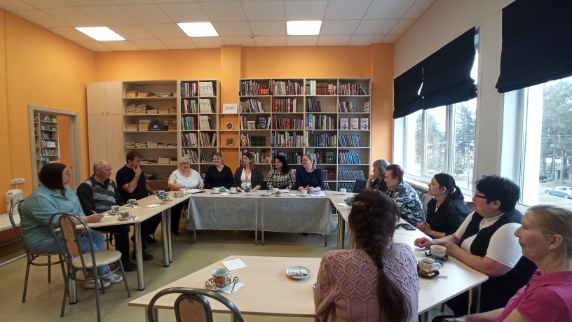 26 апреля в стенах Мурыгинской поселковой библиотеки состоялась встреча с семьями участников специальной военной операции.