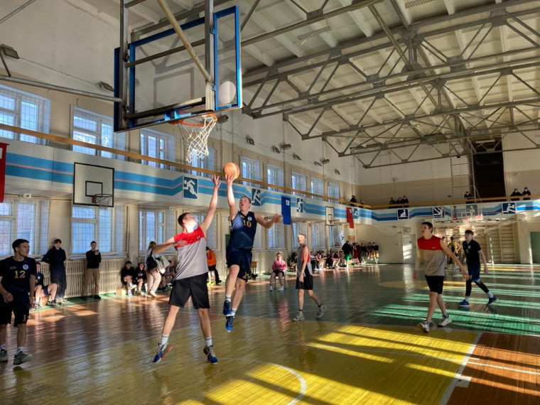 Студенты колледжа Вятского государственного университета сильнейшие в баскетболе 3х3.